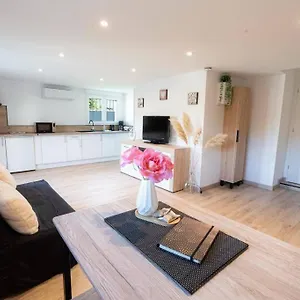 apt-le-studio-du-doux.hotels-rhonealpes.com/